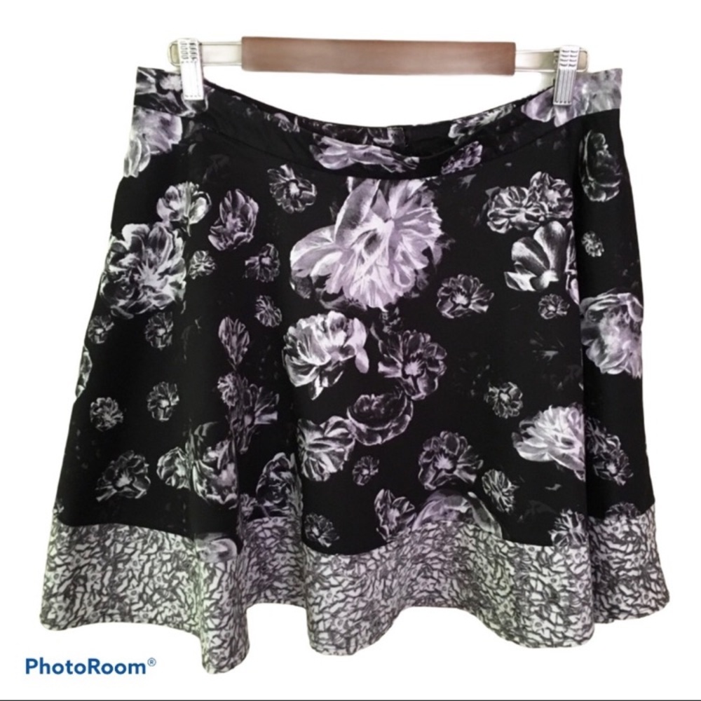 NWOT Prabal Gurung Target Sz 6 swing skirt with hidden zipper and fully lined